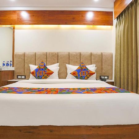 Fabhotel Golf Inn Golf Course Road Gurgaon Exteriör bild
